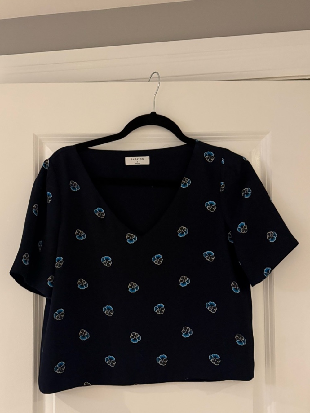 Babaton Navy V-Neck Short Sleeve Top with Blue Floral Dots
